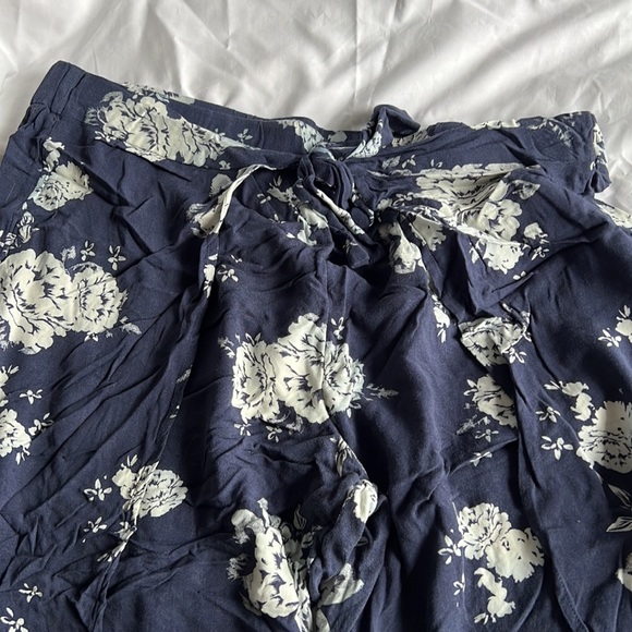 Maurices Floral Faux Wrap Pant | XXL - Picture 2 of 3